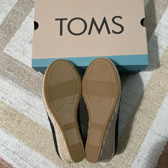 Tom’s Wedges - Picture 2 of 3